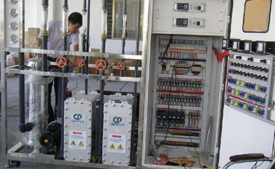 电子超纯水设备出水水质符合美国ASTM纯水水质标准、我国电子工业部电子级水质技术标准(18MΩ.cm、15MΩ.cm、10MΩ.cm、2MΩ.cm、0.5MΩ.cm五级标准)、我国电子工业部高纯水水质试行标准、美国半导体工业用纯水指标、日本集成电路水质标准、国内外大规模集成电路水质标准。<br />
